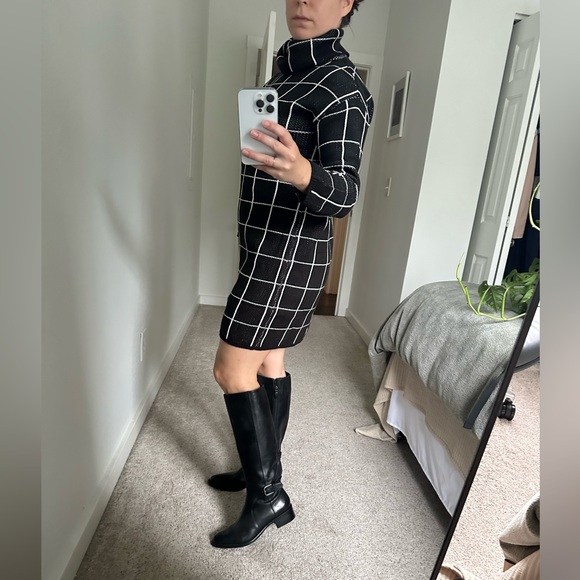 Dresses & Skirts - 🆕 Sweater dress - XS